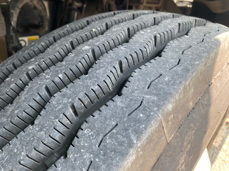 2019-peterbilt-579-image-57