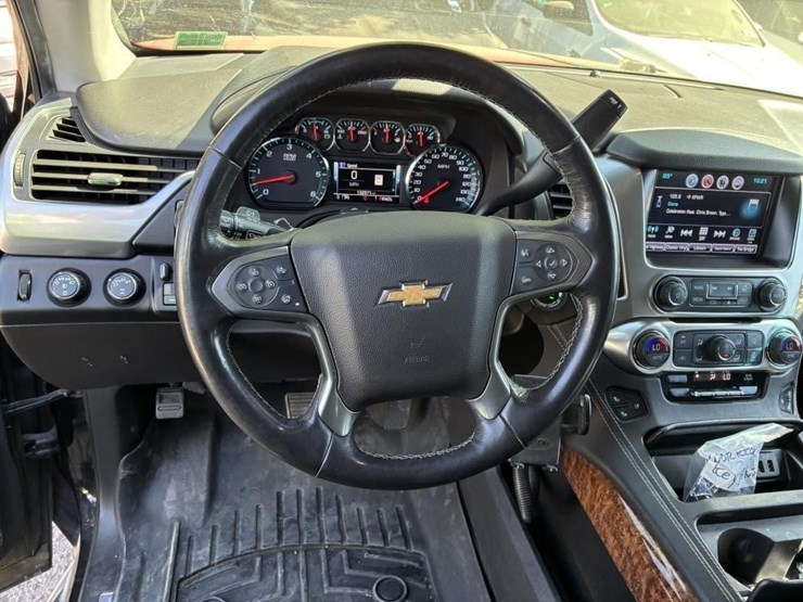 2018-chevrolet-suburban-image-20