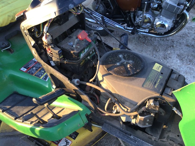 john-deere-x300-image-4