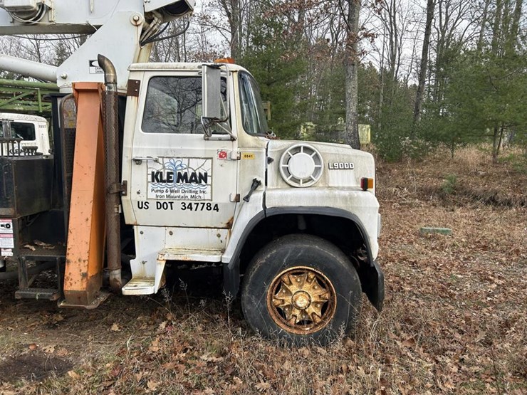 1989-ford-l9000-image-10