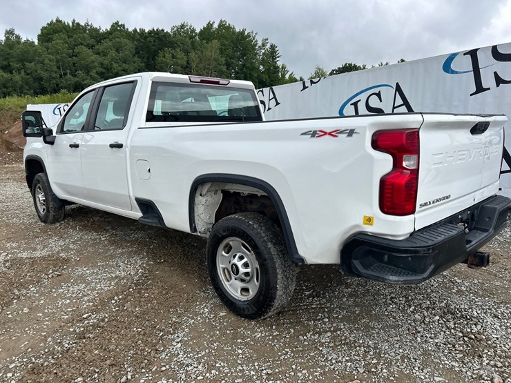 2023-chevrolet-2500-image-3