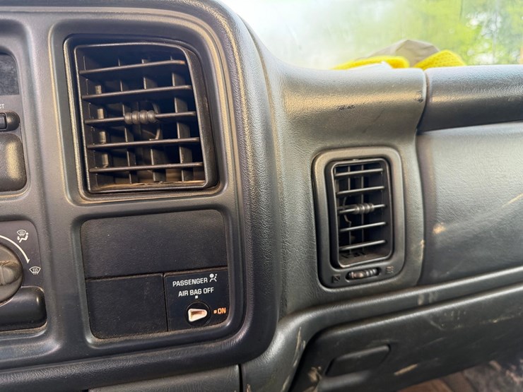 2001-chevrolet-3500-image-54