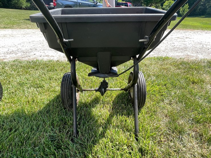 #2157-•-agri-fab-yard-spreader-image-3