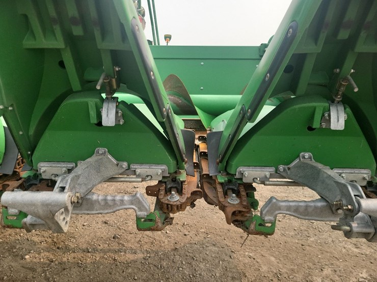 2014-john-deere-612c-corn-head---field-ready-image-41