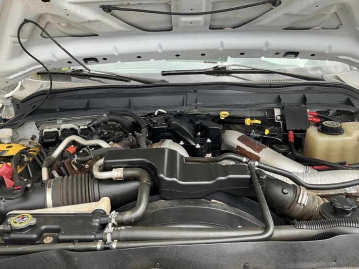 2016-ford-f550-image-16