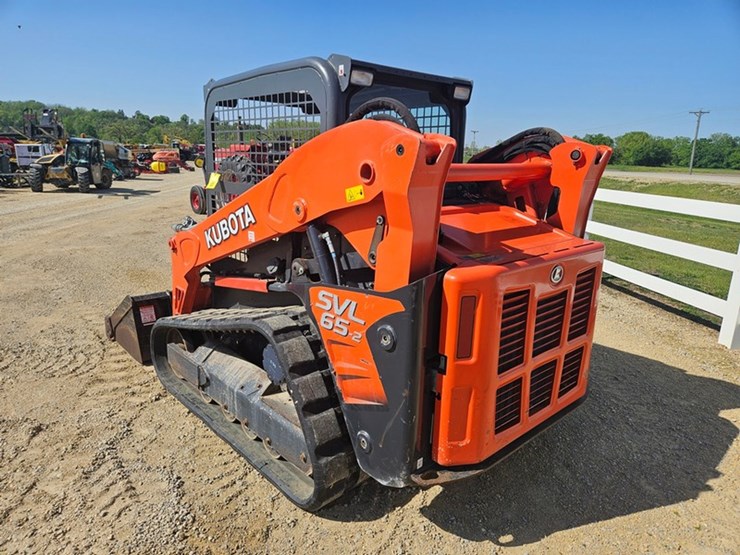 2019-kubota-svl65-2-image-3