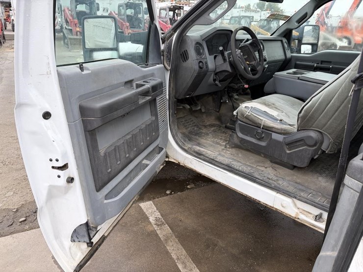 2011-ford-f250-image-13