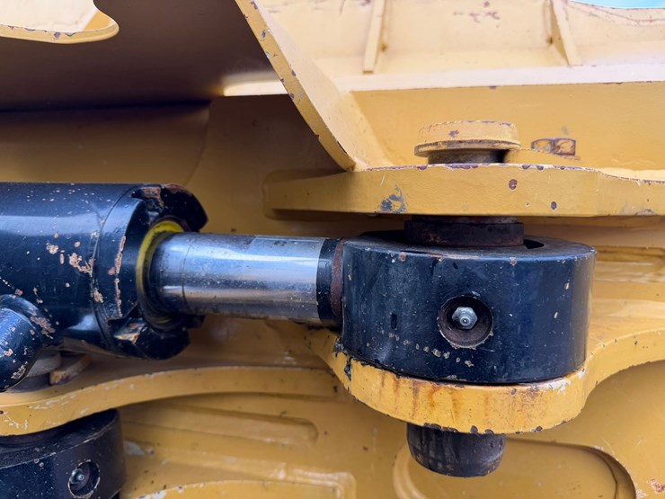 caterpillar-d6k-image-52