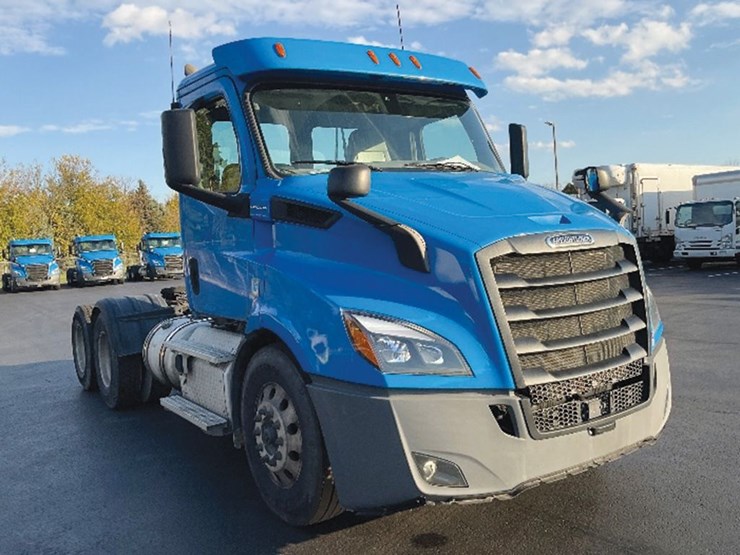 2019-freightliner-cascadia-116-image-1