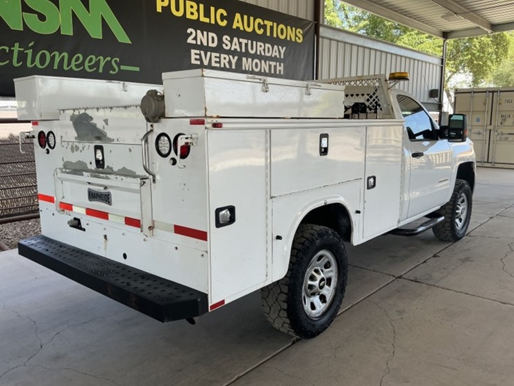 2017-chevrolet-3500hd-image-7