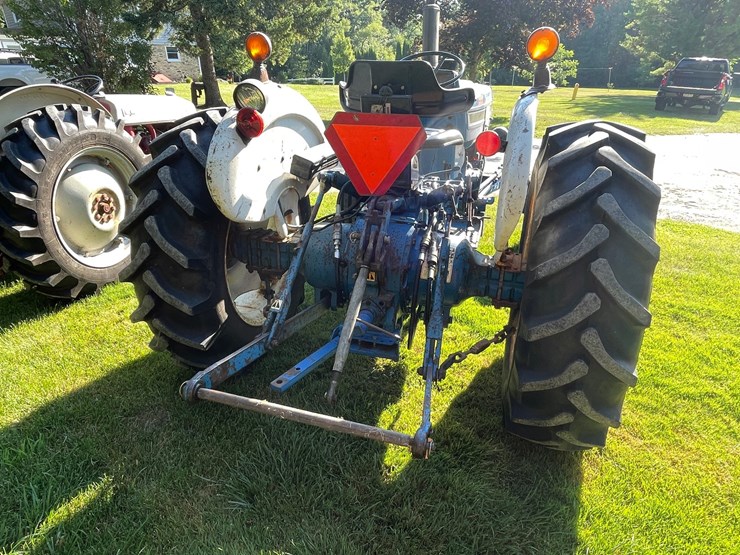 ford-tractor-image-6