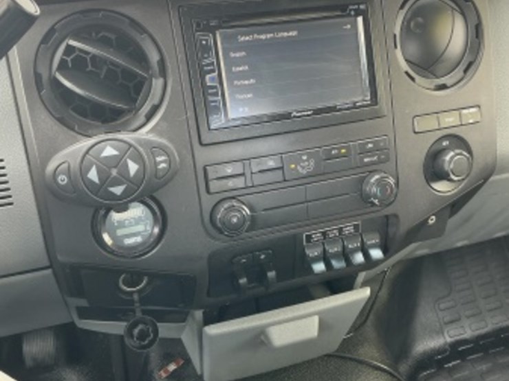 2012-ford-f550-image-23
