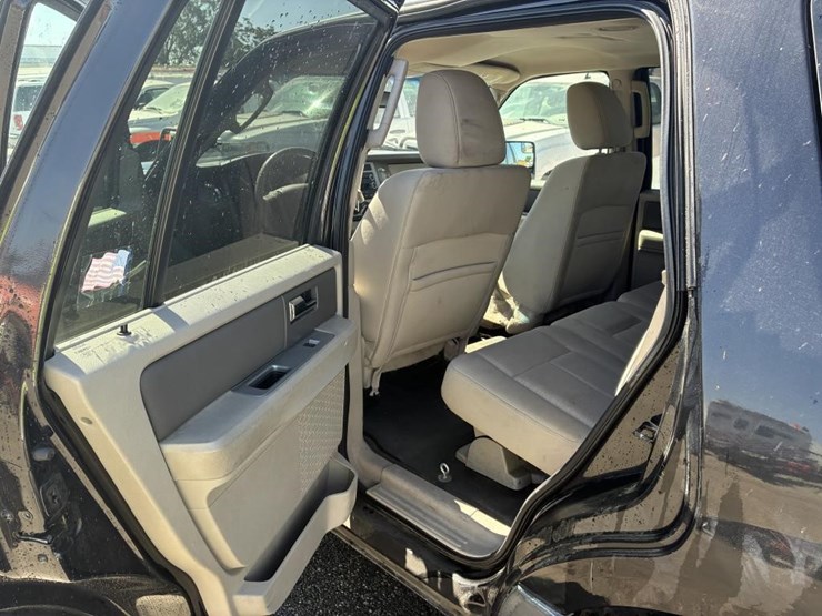 2012-ford-expedition-xlt-image-13