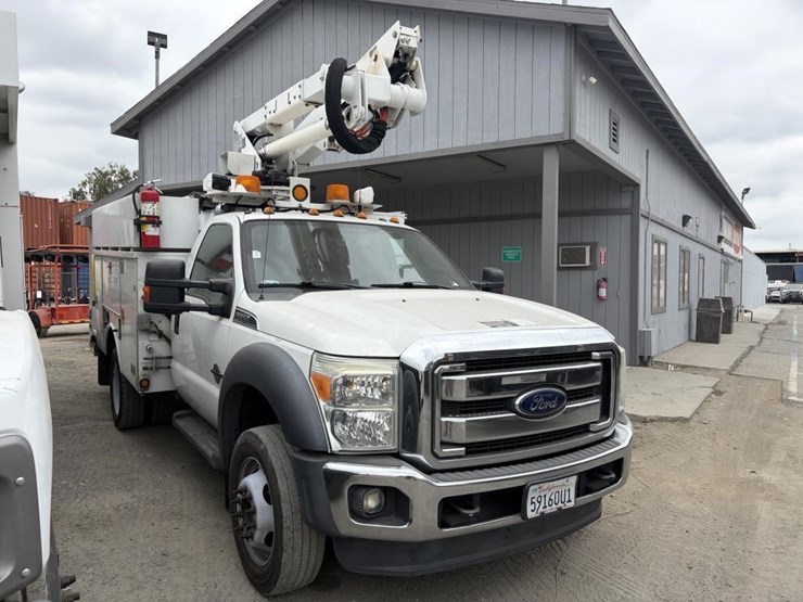2015-ford-f550-xlt-image-2
