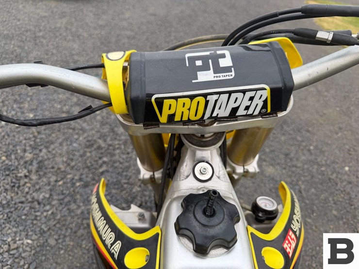 2012-suzuki-rmz450-competition-dirt-bike-image-19