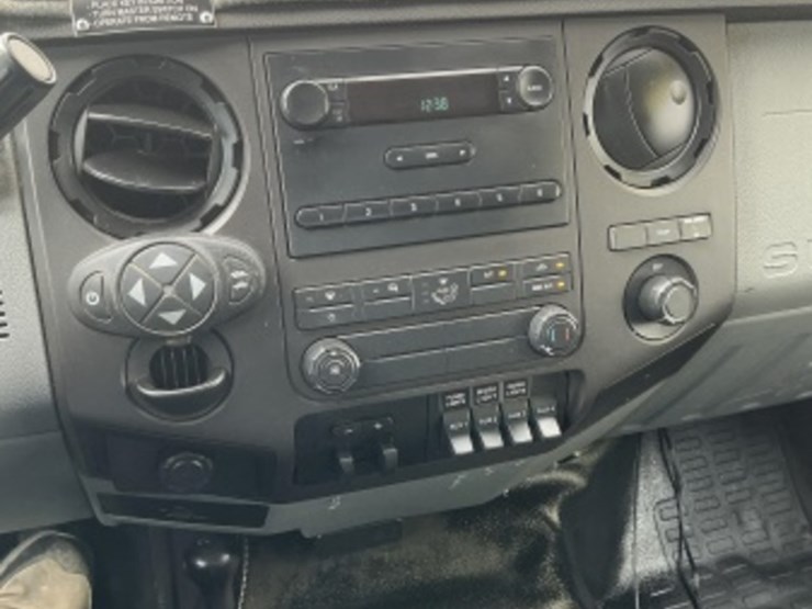 2015-ford-f550-image-23