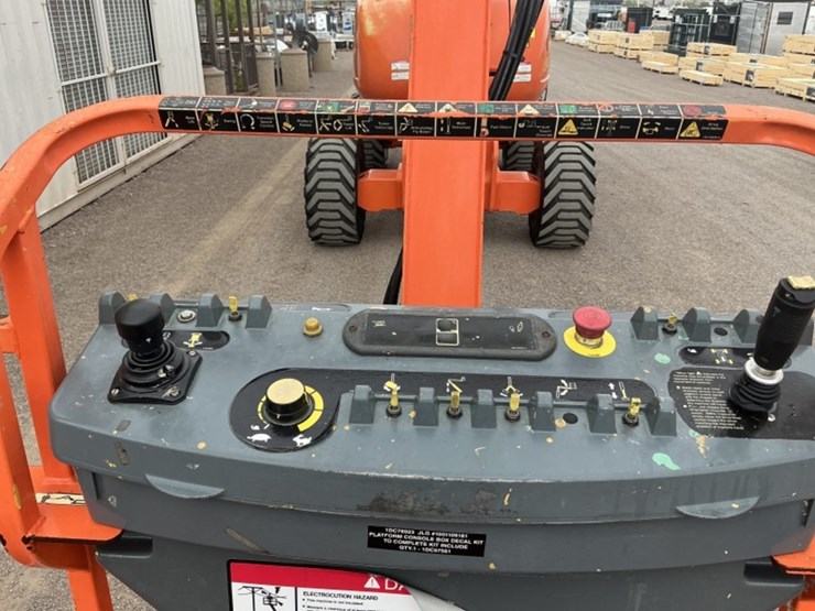 2009-jlg-800a-image-21