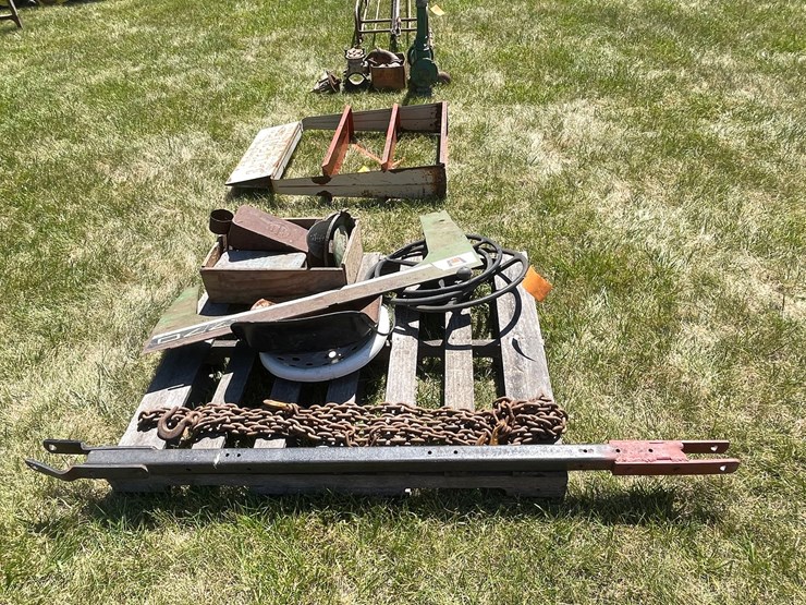 #2172-•-pallet-of-misc.-parts-image-2