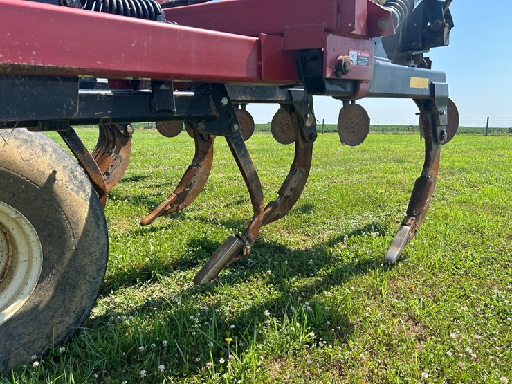 case-ih-730b-ecolo-tiger-ripper-image-17