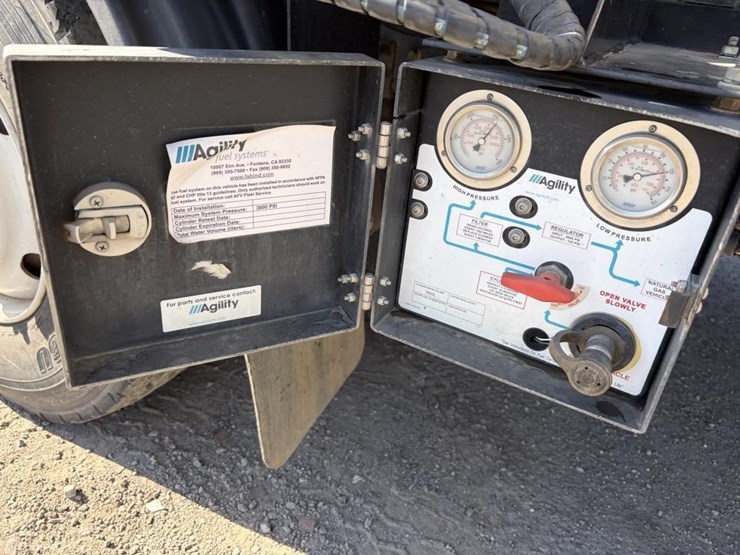 2011-autocar-xpediator-high-rise-dump-bed-truck-image-6