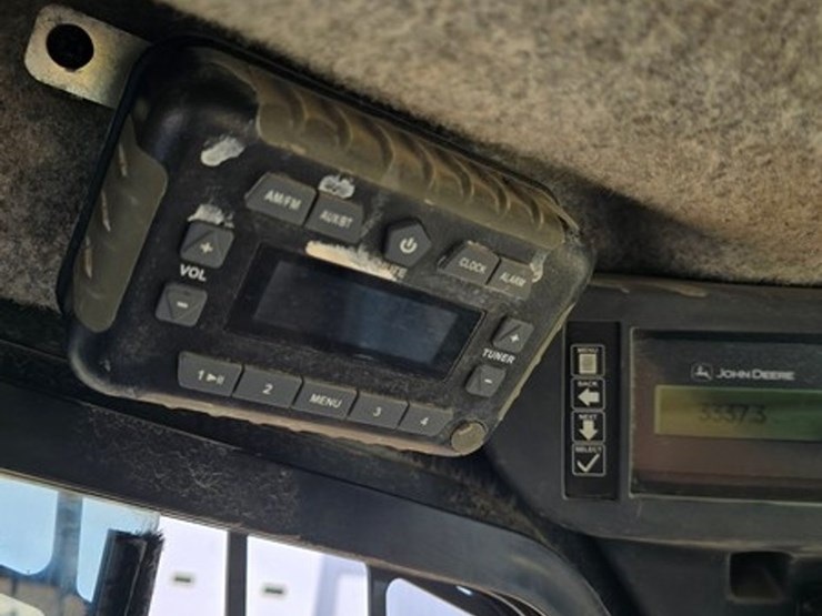 deere-330g-image-22
