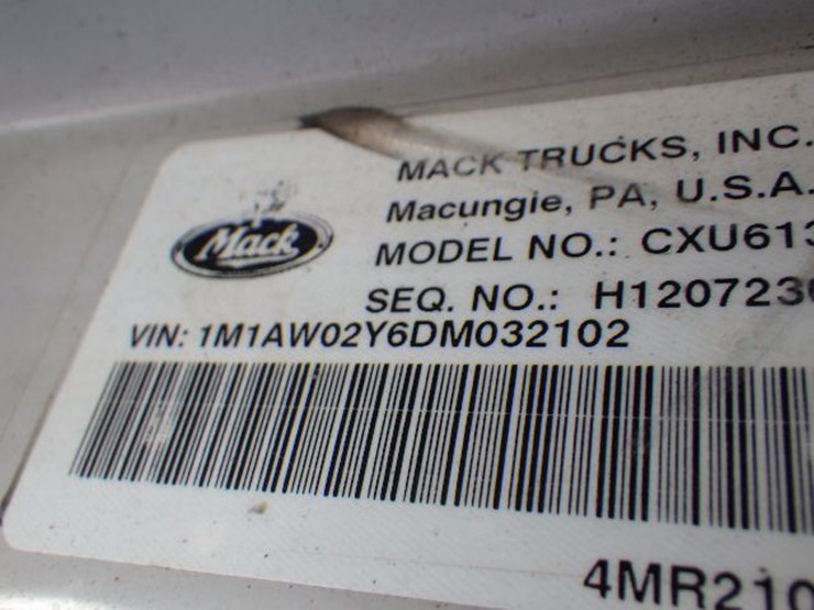 2013-mack-pinnacle-cxu613-image-17
