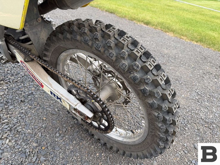 2012-suzuki-rmz450-competition-dirt-bike-image-12