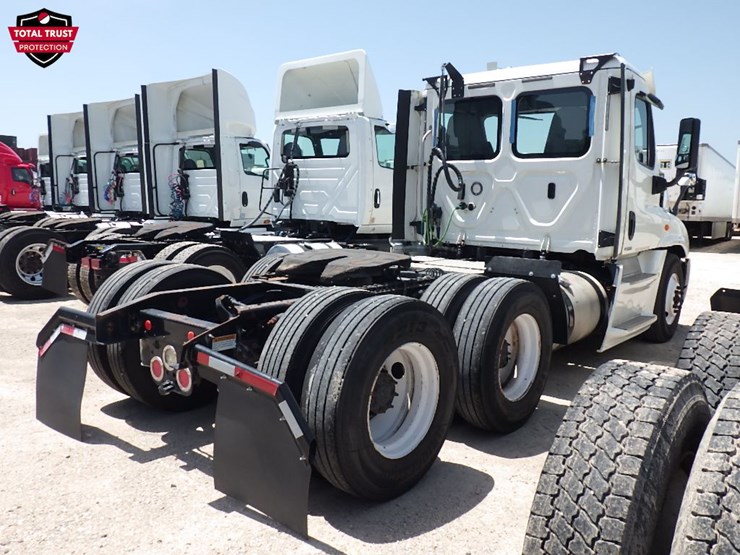 2019-freightliner-cascadia-125-evolution-image-9