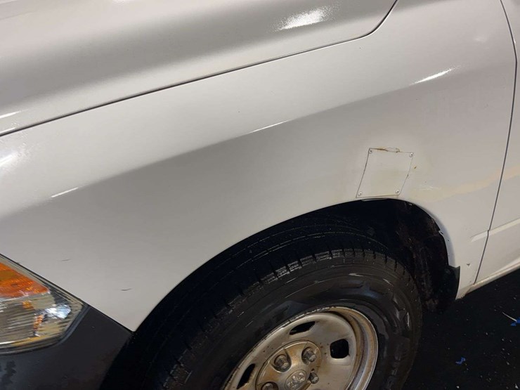 2014-dodge-1500-image-25