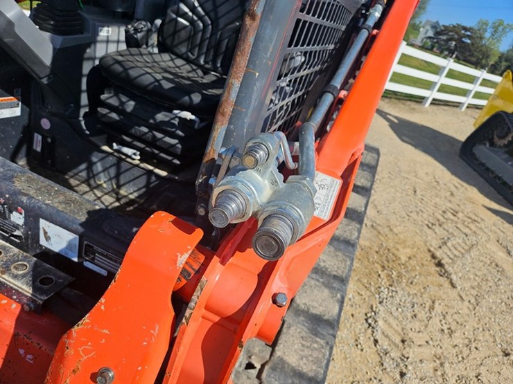 2019-kubota-svl65-2-image-12