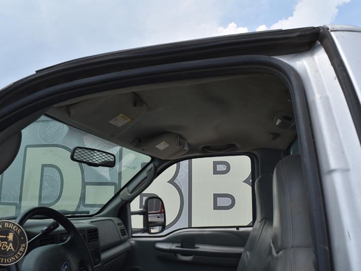 2003-ford-f550-xlt-sd-image-17
