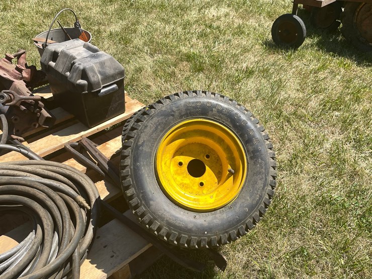#2181-•-pallet-of-shop-supplies-image-4