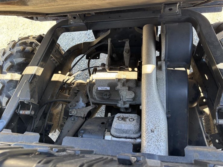 2014-john-deere-gator-xuv-550-image-22