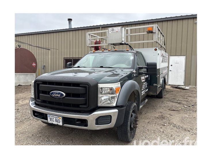 2011-ford-f550-image-1