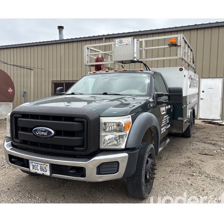 2011 FORD F550