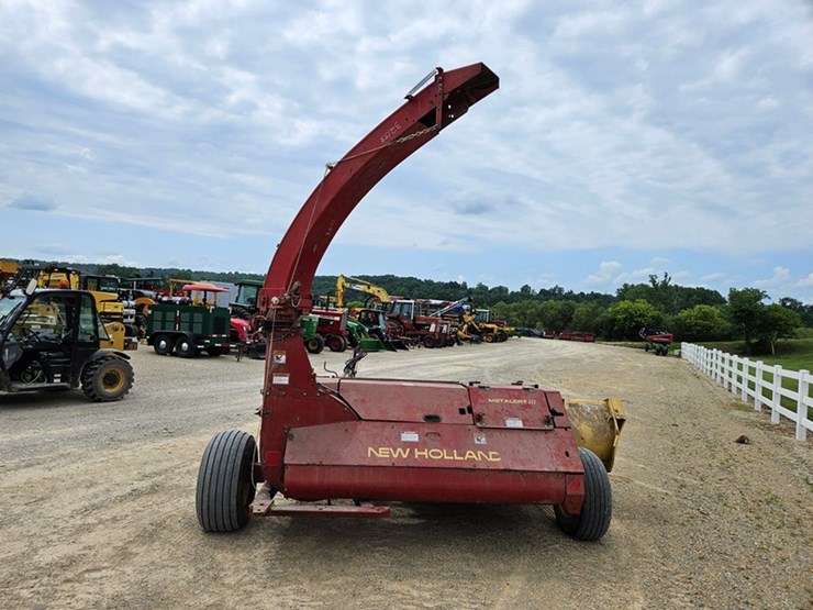 new-holland-900-image-4