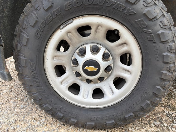 2020-chevrolet-3500hd-image-70