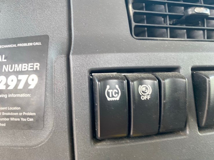 2019-peterbilt-579-image-77