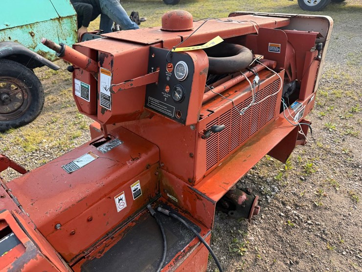 ditch-witch-350sx-image-19