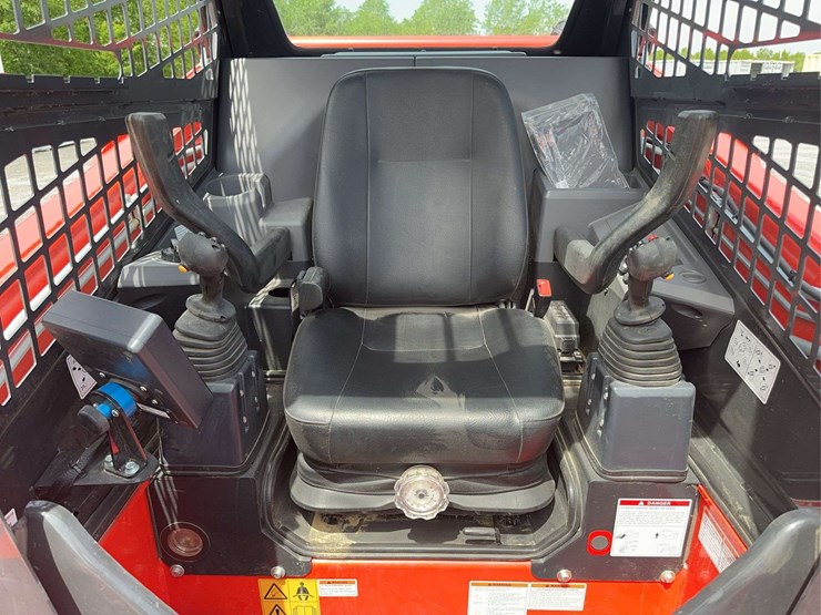 2024-kioti-tl750-image-25