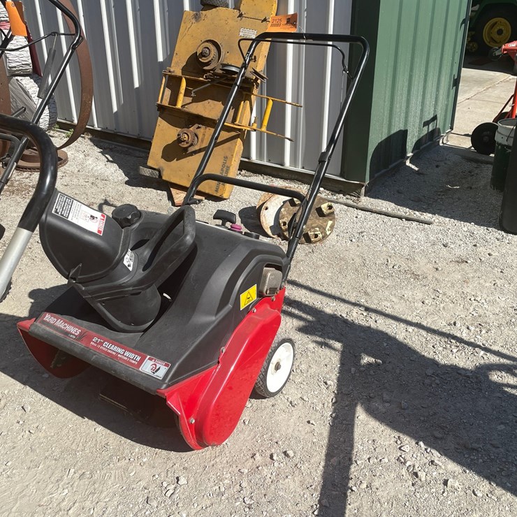 #2125 • Yard Machines by MTD