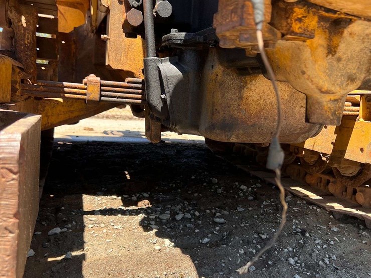 caterpillar-d4-image-27