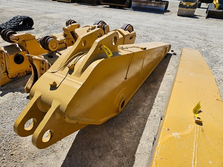 caterpillar-15-image-3