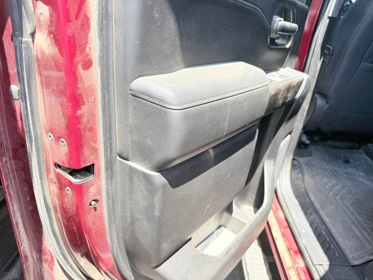 2020-chevrolet-silverado-1500-image-23
