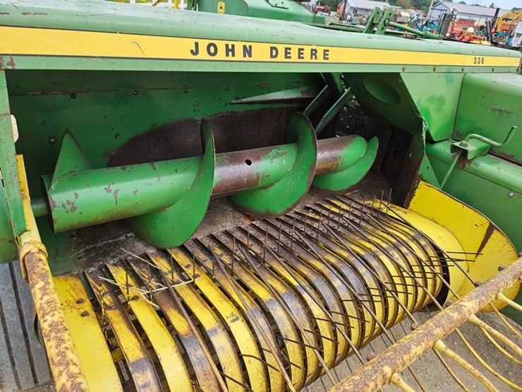 john-deere-336-image-13