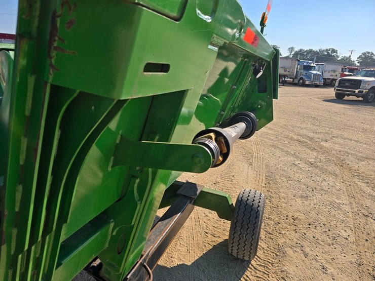 john-deere-708c-image-9