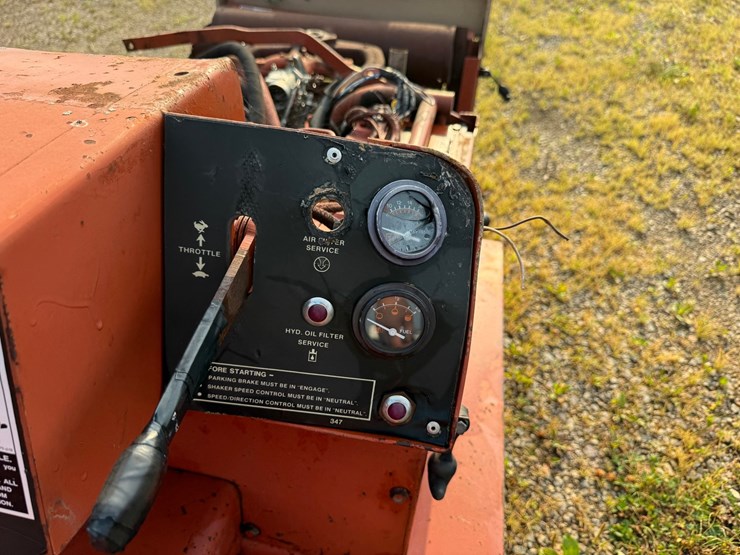 ditch-witch-350sx-image-22