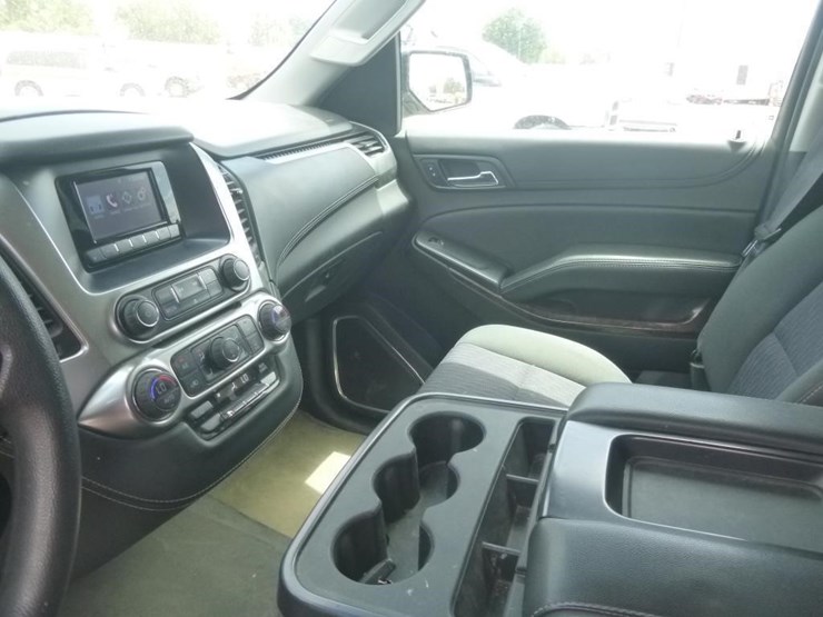 2015-chevrolet-tahoe-image-11