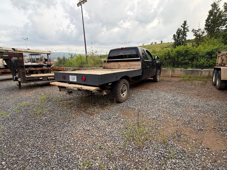 2010-chevrolet-2500-image-5