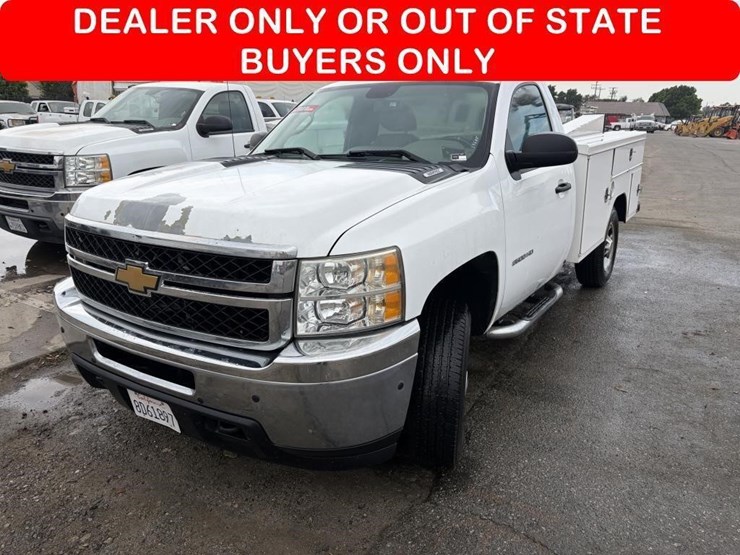 2013-chevrolet-silverado-2500-image-1